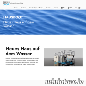 Darüber hinaus ist unser Haus auf dem Wasser autark, verfügt über eine interne Kanalisation, warmes und kaltes Wasser, Heizung und Klimaanlage. Das Hausboot kann auch nahtlos an die in den Marinas übliche externe Stromversorgung (Wasser, Strom) angeschlossen werden. Sie können ein Luxus-Suite-Besitzer werden und unabhängig von Pandemie-Belastungen, anderen Personen, schwankenden Preisen und Hotelbelegung sein. Gebaut mit Materialien, die alle erforderlichen Atteste und Zertifikate besitzen. Es verfügt über eine individuelle Fahrgestellnummer, die in der gesamten Europäischen Union akzeptiert wird! Für das Aufstellen auf Wasser oder anderen Grundstücken, für die ein Bauverbot gilt, ist keine zusätzliche Genehmigung erforderlich.  ./_thumb1/www.shogunhausboot.de.png